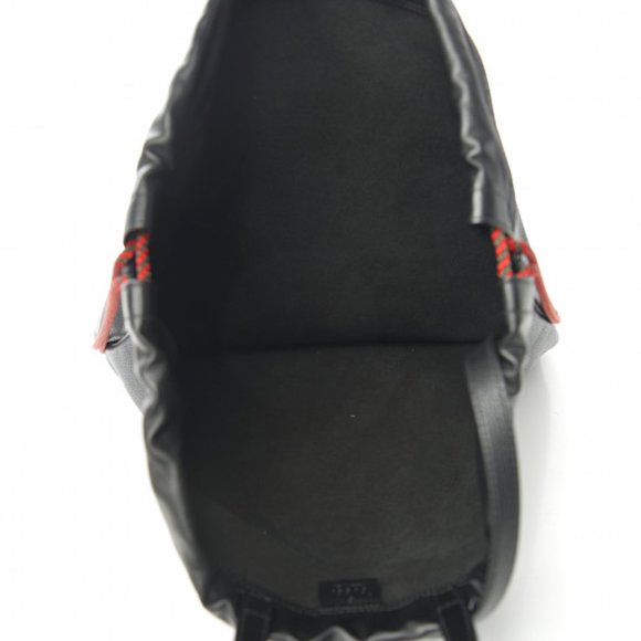 Gucci Logo-Print Drawstring Backpack in Black - Picture 5 of 10